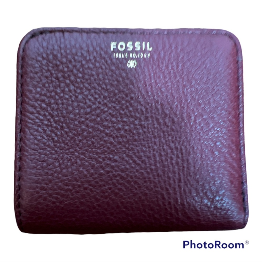Fossil Small Square Merlot Cow Hide Leather Wallet